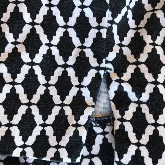H&M black and white modern print crop pants, size 14 - Picture 11 of 11